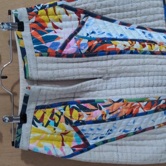 BCBG Andrick Palms Print-Blocked Miniskirt, Size 0, Stone Combo, Jacquard/Cotton - Picture 5 of 12